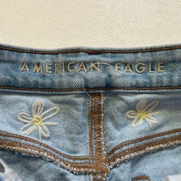 American Eagle Daisy Embroidered Denim Shorts Size 4 - Picture 5 of 8